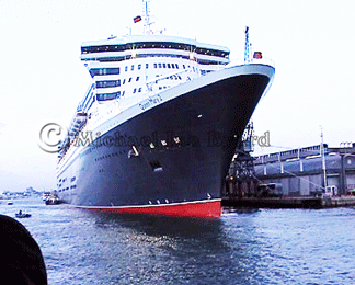 Bow three quarter view of QM2